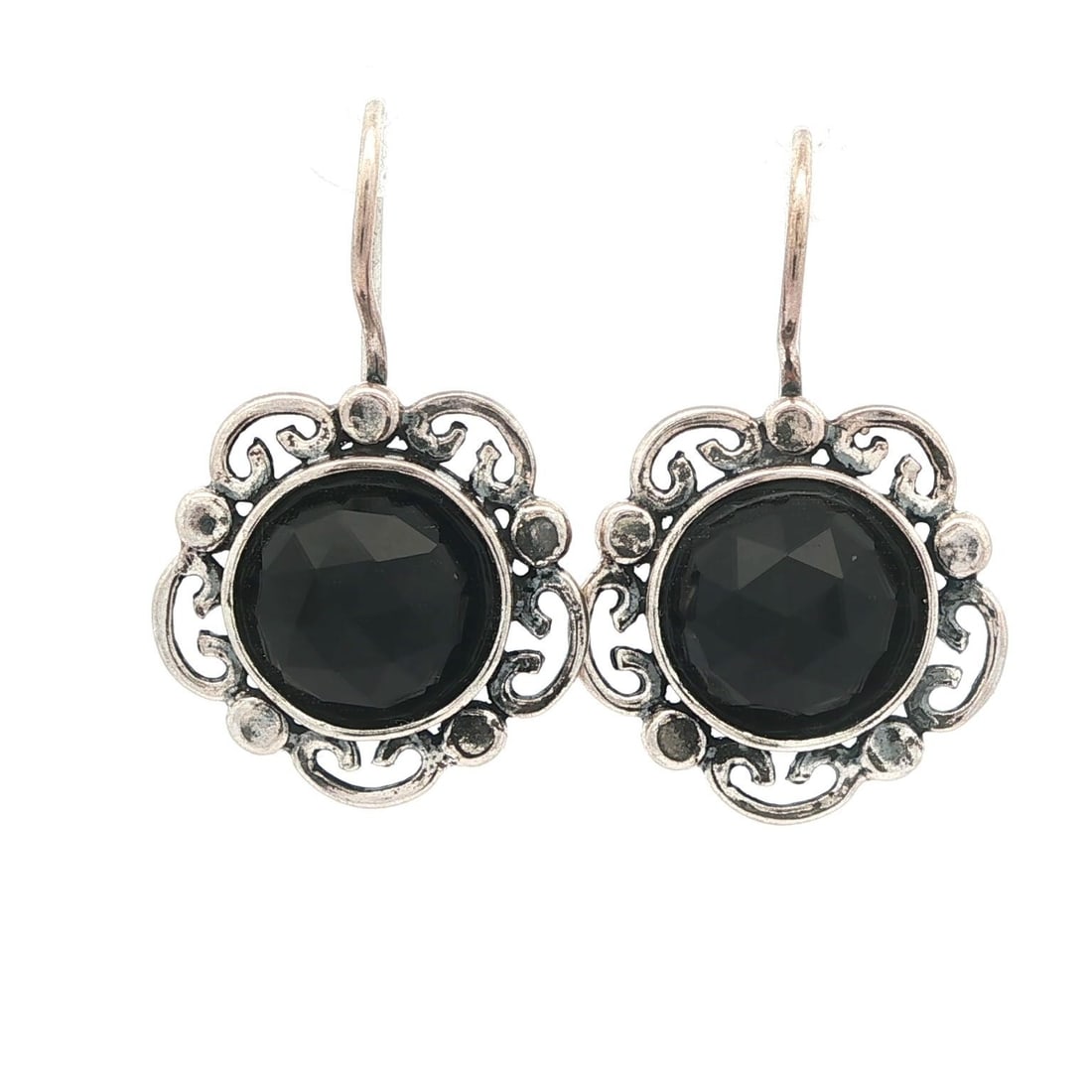 Unbranded Sterling Silver Dangle Earrings with Black Onyx: Unbranded Sterling Silver Dangle Earrings with Black Onyx Add a touch of elegance to your jewelry collection with these stunning dangle drop earrings, featuring round faceted black onyx stones. Crafte