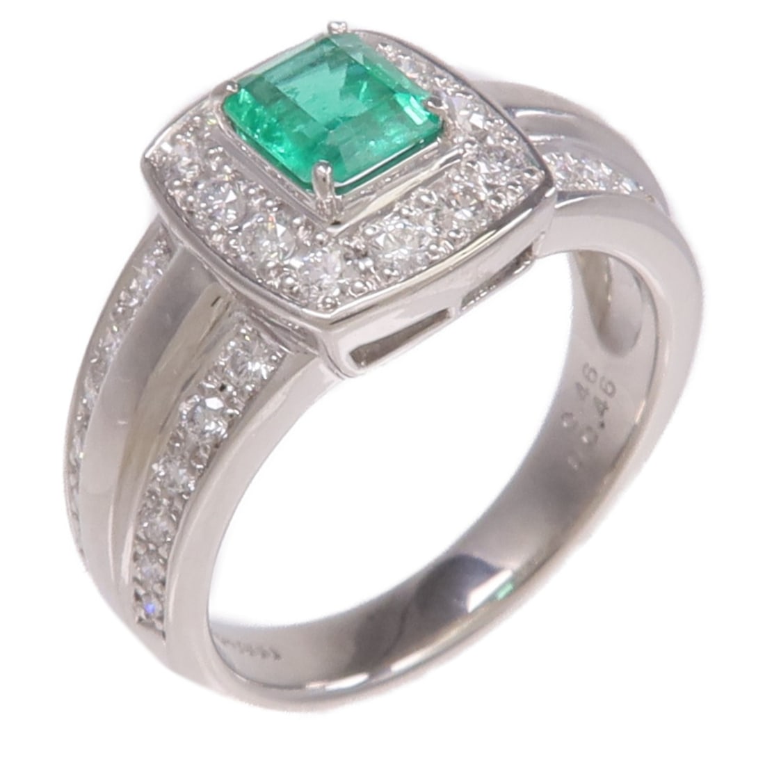 Pt900 Platinum Emerald Diamond Ring Size 5.75: Pt900 Platinum Emerald Diamond Ring Size 5.75 This elegant women's ring features a vibrant green emerald as the centerpiece, set in high-quality Pt900 platinum. The ring is accented with sparkling dia