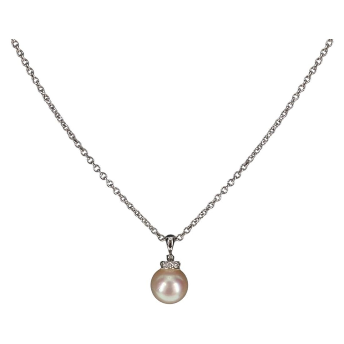 BVLGARI Silver Pearl Necklace 40cm Authentic Italian Design: BVLGARI Silver Pearl Necklace 40cm Authentic Italian Design This exquisite BVLGARI Pearl Necklace showcases a stunning silver metal finish, reflecting the brand's renowned craftsmanship. Measuring app
