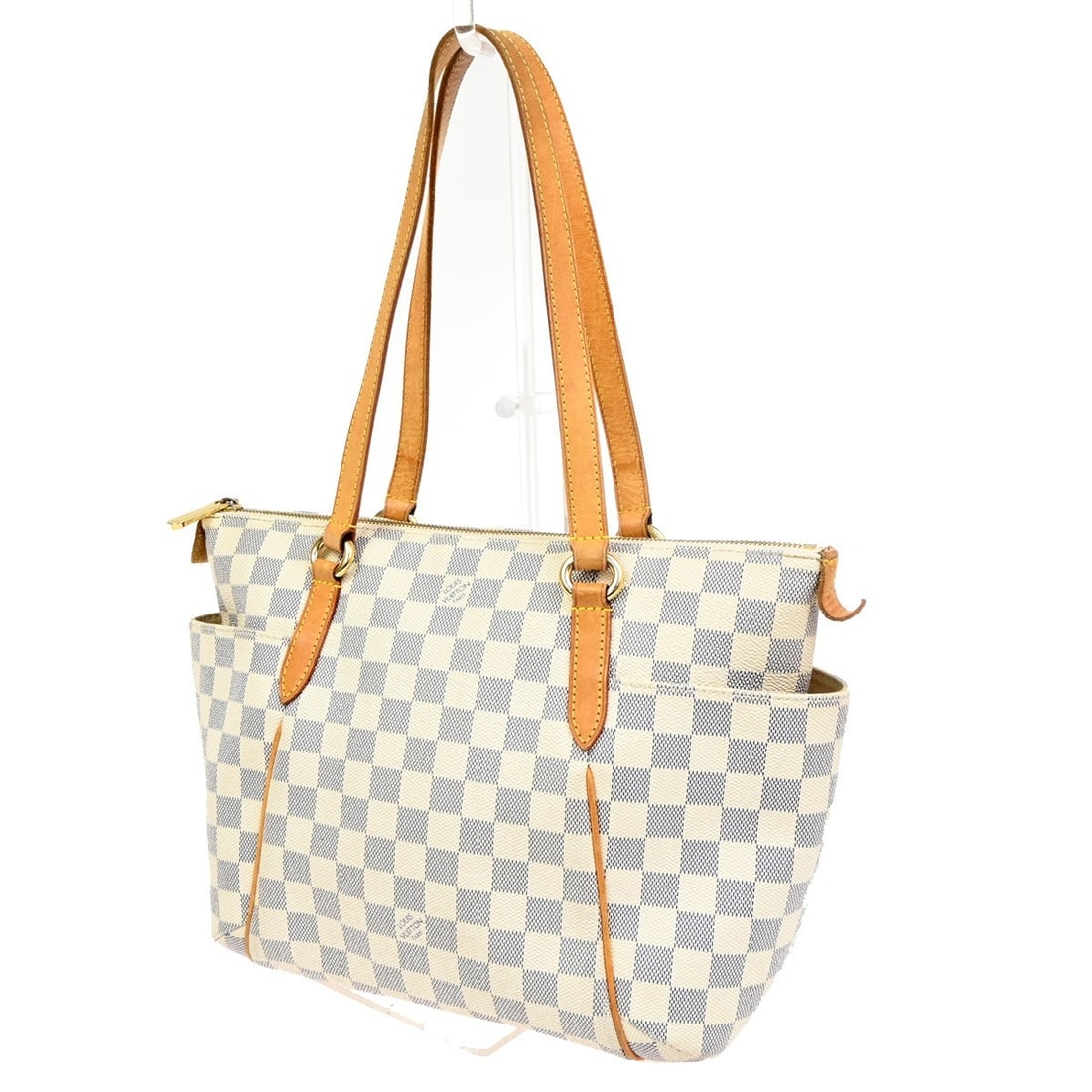 Louis Vuitton Damier Azur Canvas Totally White Women's Shoulder Bag: Louis Vuitton Damier Azur Canvas Totally White Women's Shoulder Bag This Louis Vuitton Totally Handbag features the distinctive Damier Azur canvas in white, designed for women. Crafted in France, it