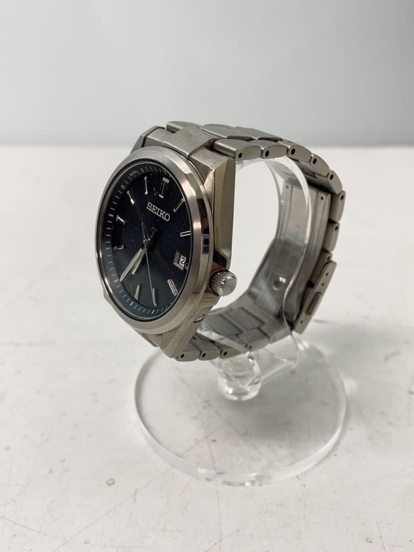 Seiko S Series Quartz Men's Wristwatch 7B72-0AK0 Black: Seiko S Series Quartz Men's Wristwatch 7B72-0AK0 Black This SEIKO Selection S Series Quartz 7B72-0AK0 men's wristwatch features a black design and is crafted in Japan. The watch is pre-owned and grade