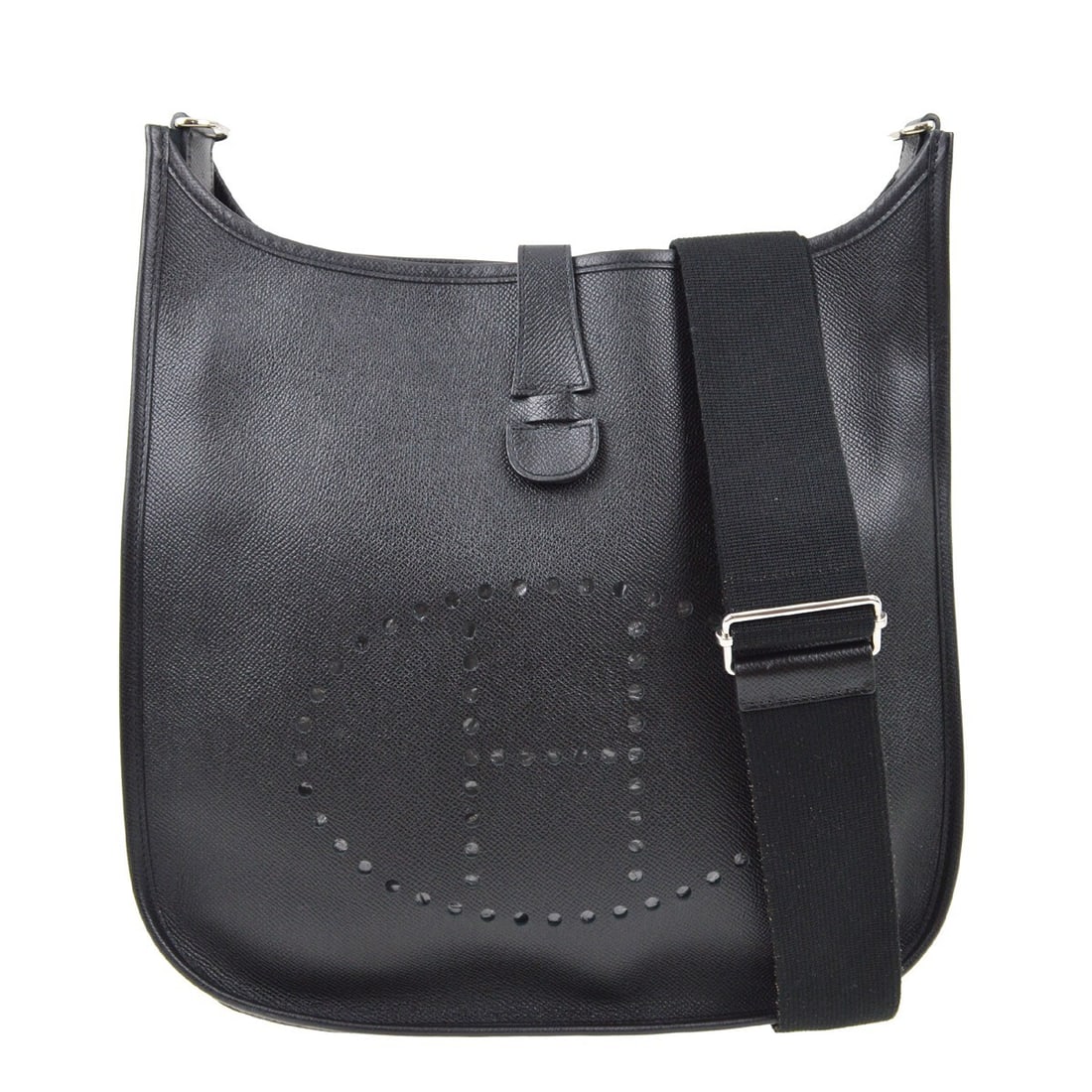 Hermes Black Epsom Evelyne 3 GM Shoulder Bag with Detachable Strap: Hermes Black Epsom Evelyne 3 GM Shoulder Bag with Detachable Strap Elevate your casual style with the Hermes Black Epsom Evelyne 3 GM Shoulder Bag. Featuring a sleek design, this medium-sized shoulder