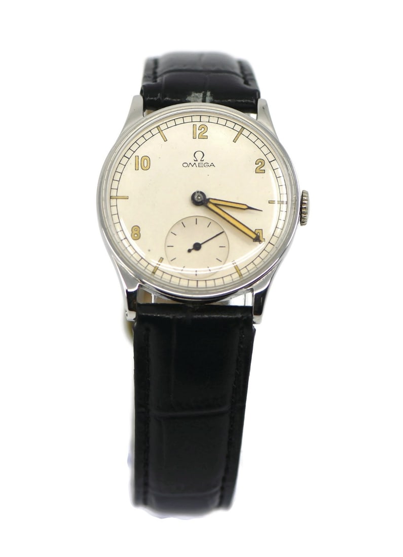Omega Vintage Automatic Stainless Steel Wristwatch 33mm Authentic: Omega Vintage Automatic Stainless Steel Wristwatch 33mm Authentic Discover the elegance of the Omega Vintage Stainless Steel Watch, a classic timepiece that embodies sophistication and precision. This