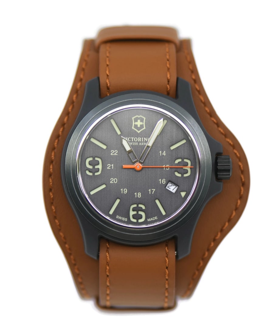 Victorinox Swiss Army Black Watch 241593 Quartz with Box and Papers: Victorinox Swiss Army Black Watch 241593 Quartz with Box and Papers Discover the timeless elegance of the Victorinox Swiss Army Black Watch, model 241593. This wristwatch features a sleek black case a