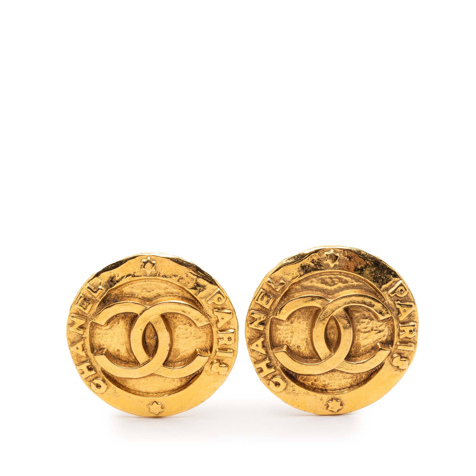 Chanel 31 Rue Cambon Gold Plated CC Clip On Round Earrings: Chanel 31 Rue Cambon Gold Plated CC Clip On Round Earrings These Chanel earrings feature a round design with the iconic CC logo and are crafted from gold-plated metal. They are designed with clip-on c
