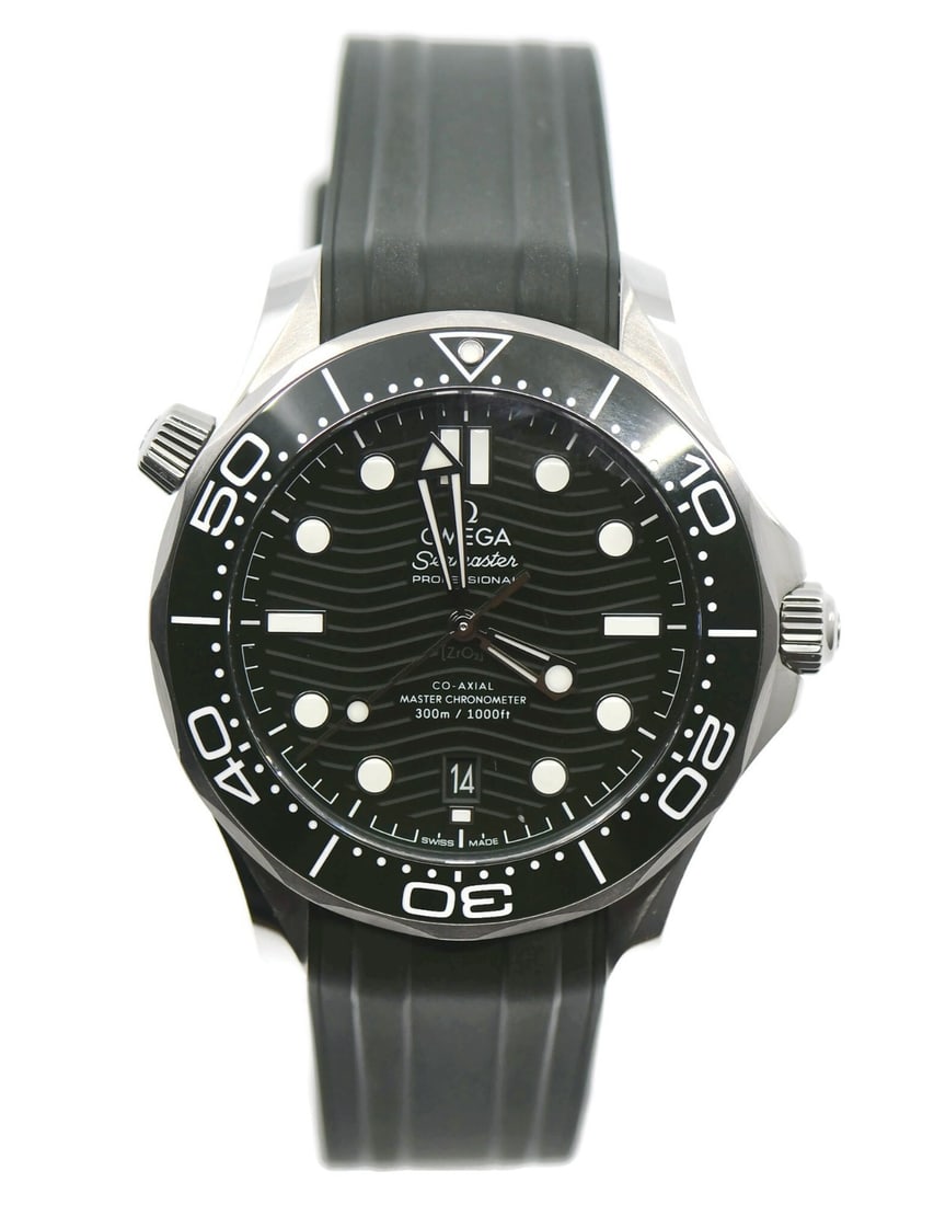 Omega Seamaster Diver 42mm Green Dial Stainless Steel Watch: Omega Seamaster Diver 42mm Green Dial Stainless Steel Watch This Omega Seamaster Diver wristwatch features a 42mm stainless steel case with a striking green unidirectional rotating bezel and a matchin
