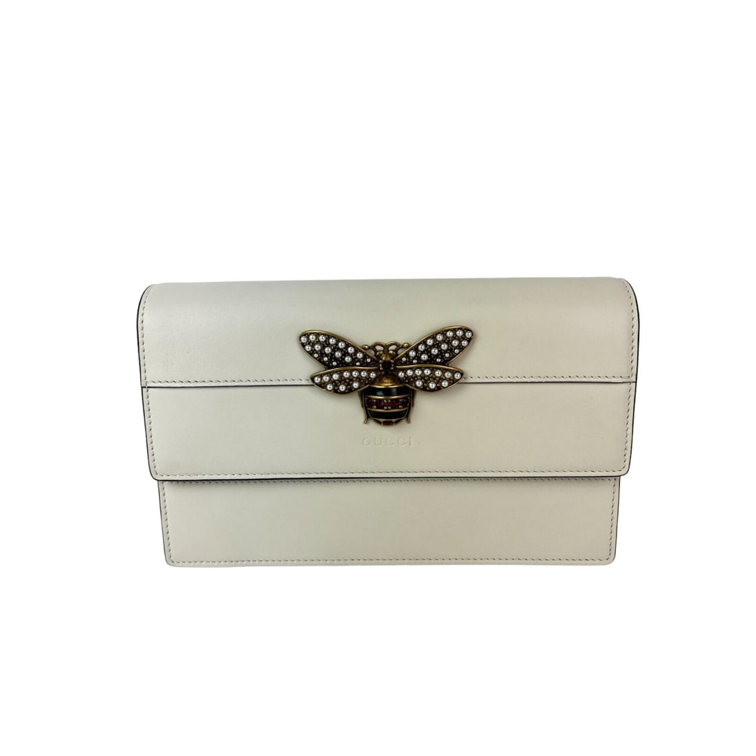 Gucci Queen Margaret Bee Wallet Chain Mystic White Clutch with Gold Strap: Gucci Queen Margaret Bee Wallet Chain Mystic White Clutch with Gold Strap Elevate your accessory collection with the Gucci Queen Margaret Bee Wallet on a Chain in Mystic White. This chic clutch featur