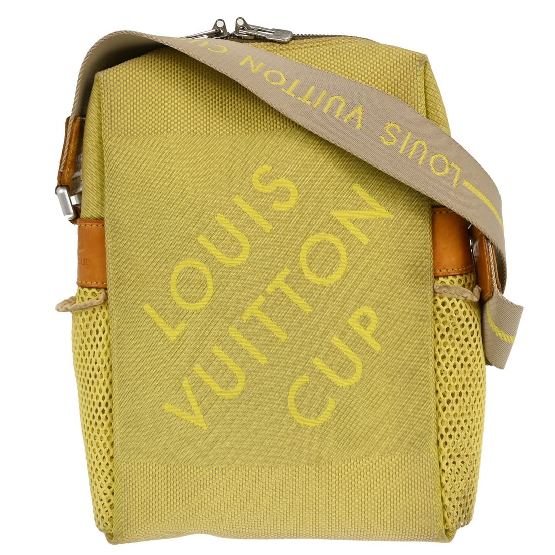 Louis Vuitton Weatherly Yellow Damier Geant Canvas Small Shoulder Bag: Louis Vuitton Weatherly Yellow Damier Geant Canvas Small Shoulder Bag This Louis Vuitton Weatherly shoulder bag features the signature Damier Geant canvas in a vibrant yellow color. Designed for casua