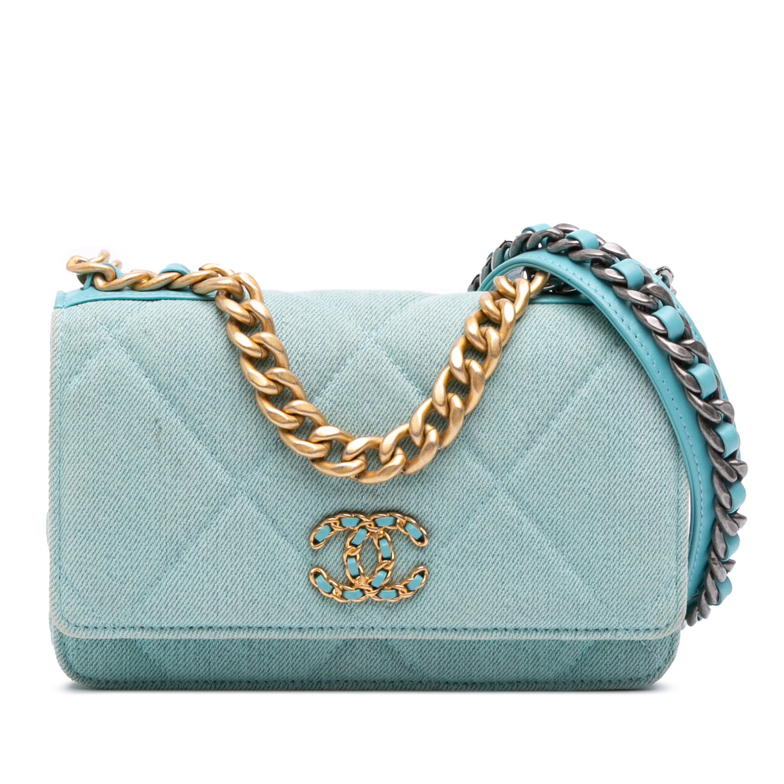 Chanel Denim 19 Wallet on Chain Blue Fabric Italy: Chanel Denim 19 Wallet on Chain Blue Fabric Italy The Chanel Denim 19 Wallet on Chain boasts a chic quilted denim exterior in a striking blue hue. This stylish accessory features a chain handle and a 