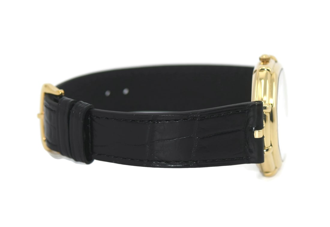 Gerald Genta 18K Gold Quartz Mickey Mouse Wristwatch Ref G3260.7 35mm - 3