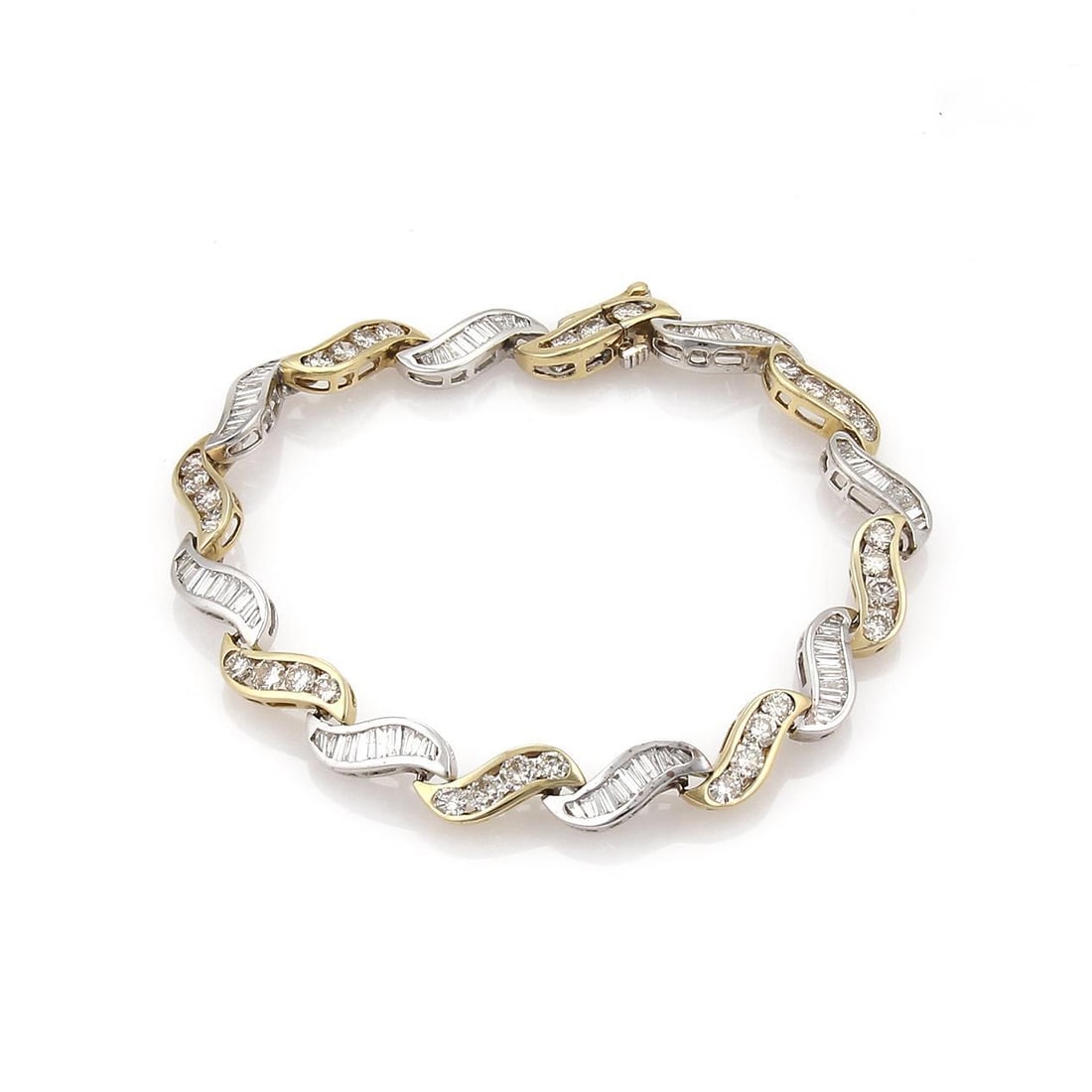 Stunning 5.60ct Diamond 14k Gold S Link Bracelet: Stunning 5.60ct Diamond 14k Gold S Link Bracelet This exquisite S link bracelet showcases a stunning combination of 14k yellow and white gold with a polished finish. The design features alternating S 