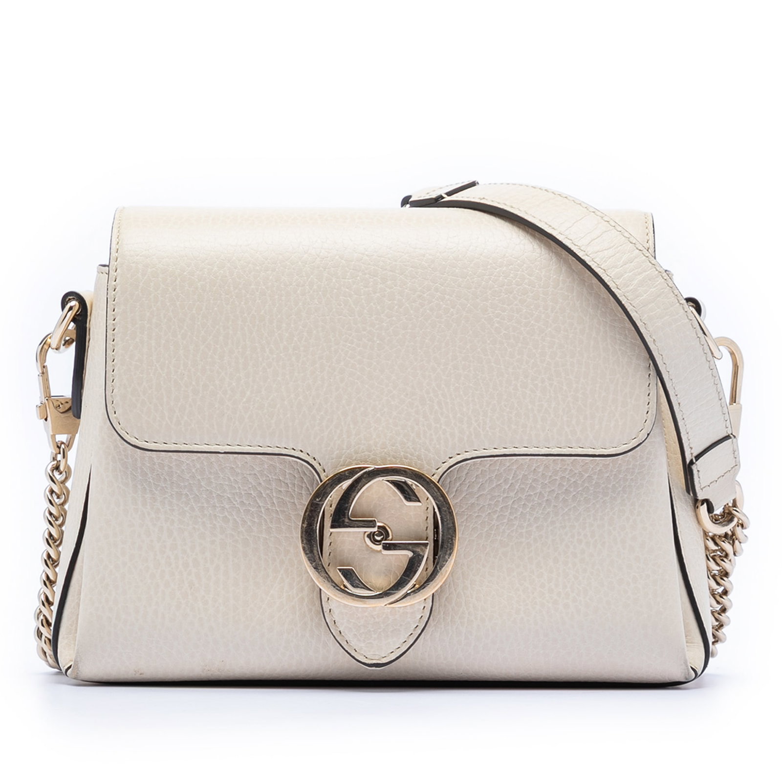 Gucci Interlocking G Leather Chain Crossbody Bag in White: Gucci Interlocking G Leather Chain Crossbody Bag in White This Gucci Small Dollar Calfskin Interlocking G Crossbody bag showcases a white leather exterior with a chain-link shoulder strap featuring a 