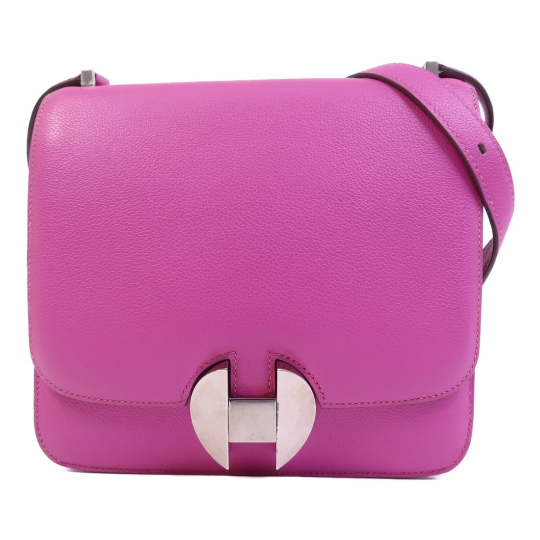 Hermes 2002 20 Magnolia Pink Evercolor Leather Shoulder Bag Palladium Hardware: Hermes 2002 20 Magnolia Pink Evercolor Leather Shoulder Bag Palladium Hardware This Hermes 2002 20 shoulder bag is crafted from Evercolor calfskin leather in a striking pink Magnolia shade. Designed f