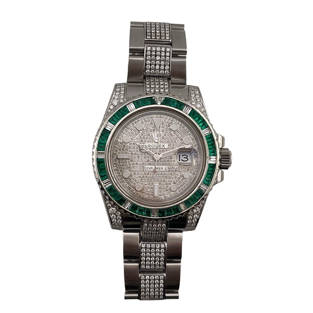 Rolex 116610LV Submariner Mens Watch Diamond Dial Aftermarket Oyster Bracelet with Card: Rolex 116610LV Submariner Mens Watch Diamond Dial Aftermarket Oyster Bracelet with Card This Rolex Submariner features a diamond dial and diamond bezel, complemented by an aftermarket diamond Oyster b