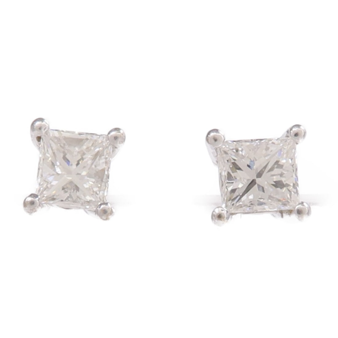 JEWELRY K18WG Diamond Pierced Earrings: JEWELRY K18WG Diamond Pierced Earrings These elegant pierced earrings are crafted from 18K white gold and feature clear diamonds as the main stones. Designed for women, they offer a sophisticated and 
