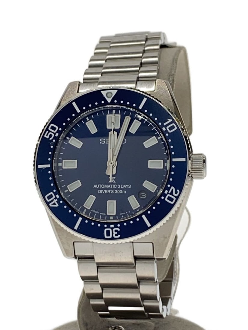Seiko Prospex Navy Stainless Steel Diver Watch 6R55-00G0: Seiko Prospex Navy Stainless Steel Diver Watch 6R55-00G0 This Seiko Prospex Diver Scuba 6R55-00G0 men's wristwatch features a navy dial and a durable stainless steel case and band. Designed for reliab