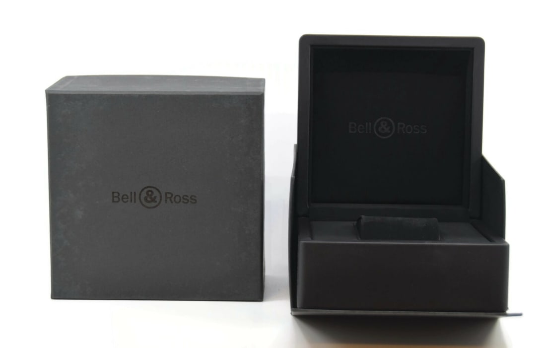 Authentic Bell & Ross Black Presentation Box for Single Watch: Authentic Bell & Ross Black Presentation Box for Single Watch This Bell & Ross presentation box is a stylish and sophisticated way to store your watch. Crafted in elegant black, it is designed to hold