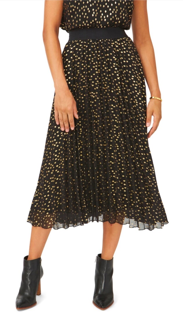 Vince Camuto Black Polka Dot Chiffon Maxi Skirt Size M: Vince Camuto Black Polka Dot Chiffon Maxi Skirt Size M Enhance your wardrobe with this stunning Vince Camuto Foil Dot Chiffon Skirt. Designed in a rich black hue, this long, flare skirt features a cha