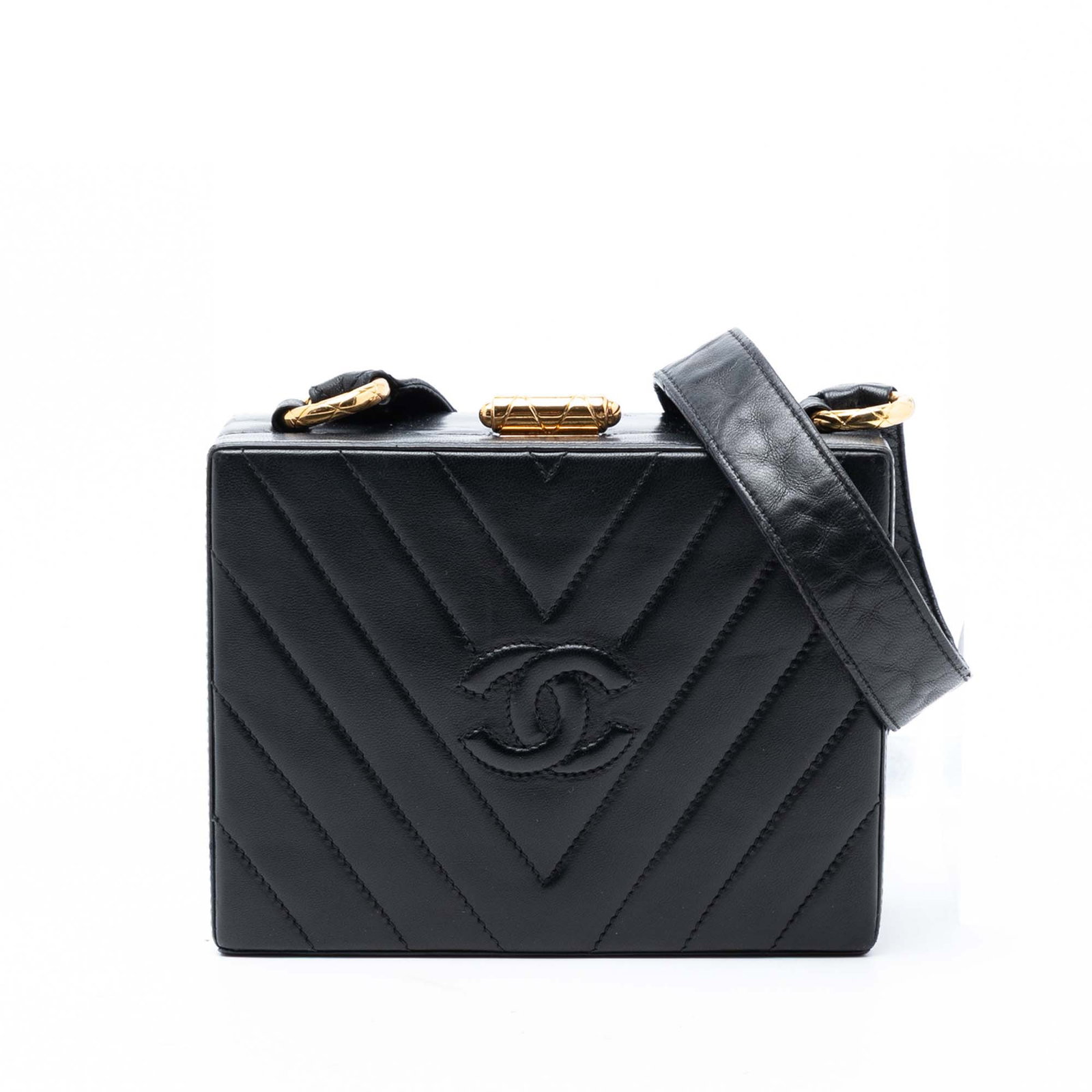 Chanel Chevron Lambskin Leather Box Crossbody Bag with Quilted Pattern: Chanel Chevron Lambskin Leather Box Crossbody Bag with Quilted Pattern This Chanel CC Quilted Chevron Lambskin Box Crossbody bag features a quilted lambskin leather body in black, a flat leather strap