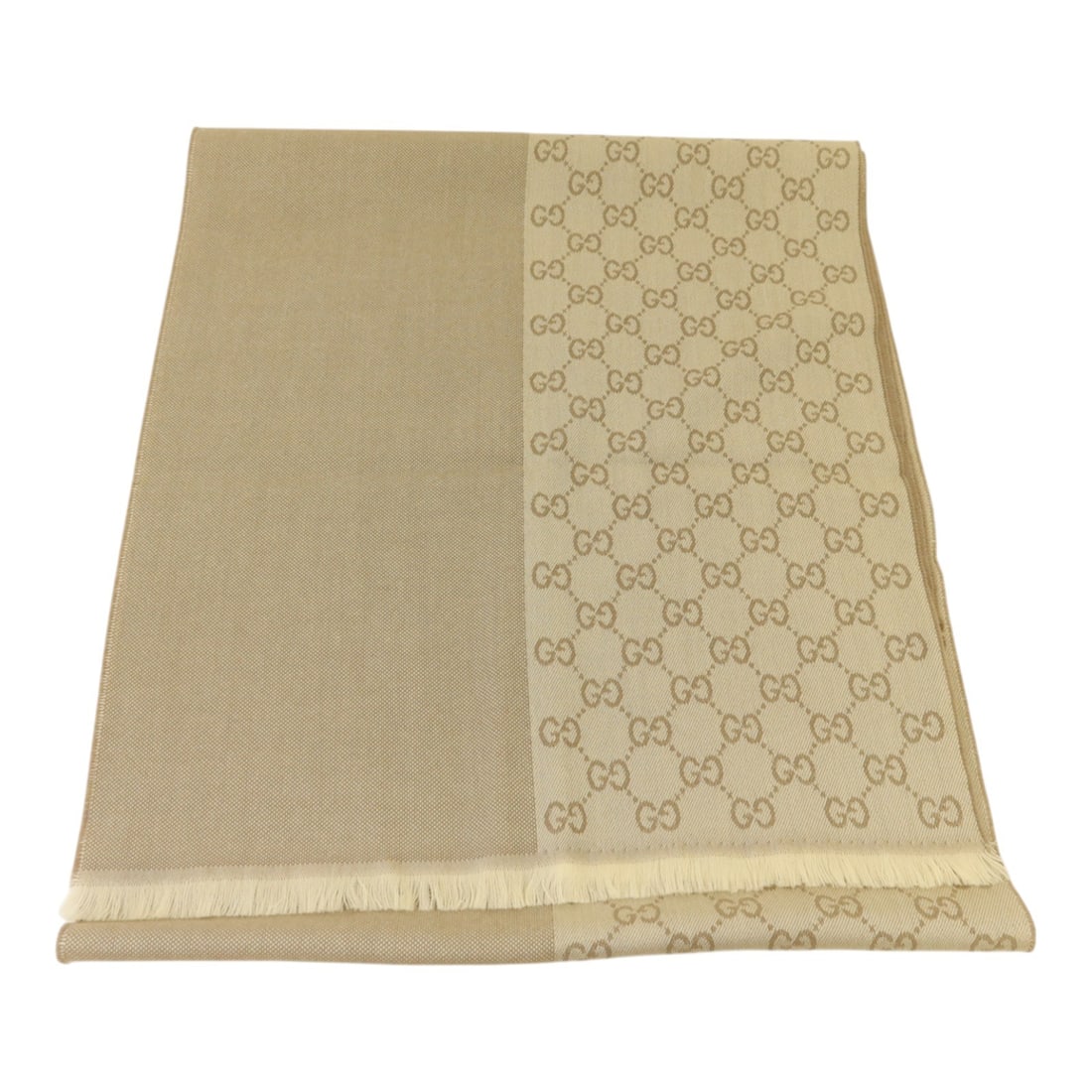 Gucci Wool GG Pattern Beige 40x180cm Women's Scarf Italy: Gucci Wool GG Pattern Beige 40x180cm Women's Scarf Italy This Gucci GG 40x180 scarf is crafted from soft beige wool and features a classic design. Made in Italy, it is designed for women and offers a 