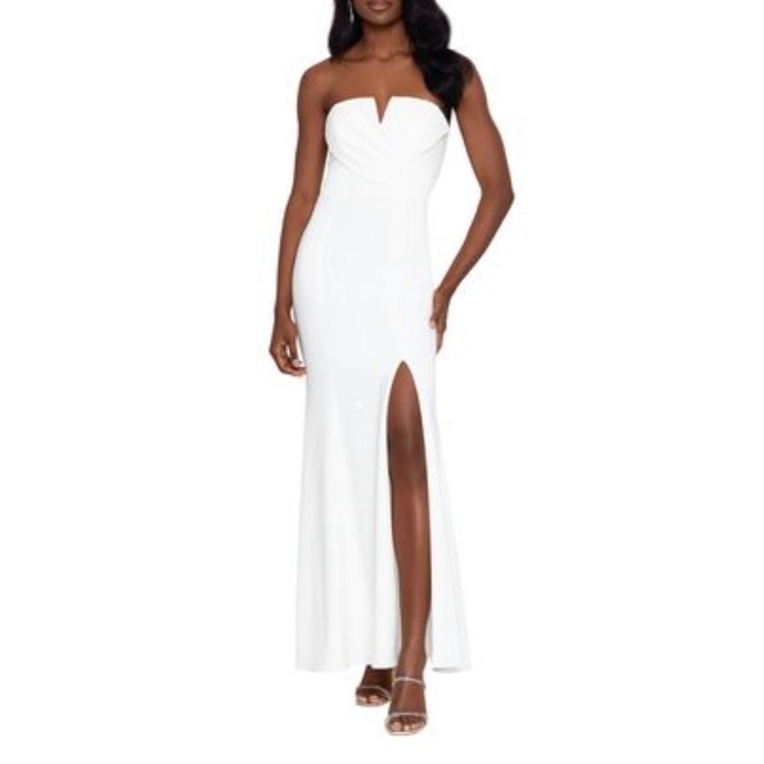 Xscape White Notch-Neck Strapless Ball Gown Women's 8: Xscape White Notch-Neck Strapless Ball Gown Women's 8 Elevate your evening wardrobe with this stunning Xscape Notch-Neck Strapless Gown in classic white. Designed for special occasions, this ball gown