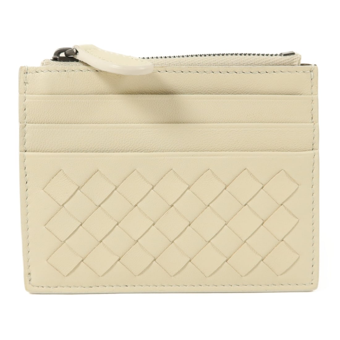Bottega Veneta Beige Calfskin Zipped Card Case: Bottega Veneta Beige Calfskin Zipped Card Case This Bottega Veneta zipped card case is crafted from high-quality beige calfskin leather, offering a refined and practical accessory for organizing cards