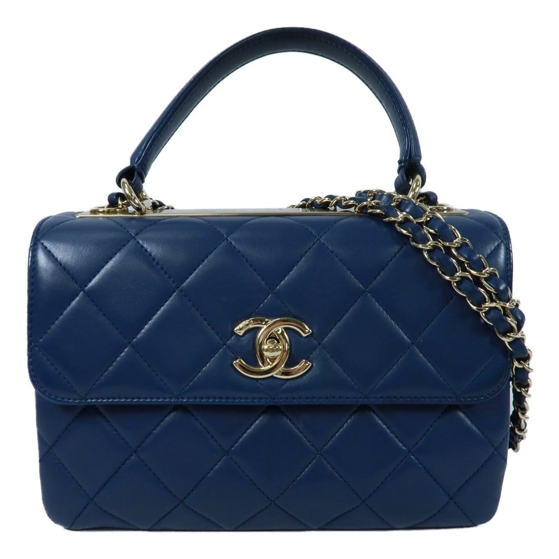 Blue Lambskin CHANEL Trendy CC 2way Shoulder Bag with Gold Hardware A92236: Blue Lambskin CHANEL Trendy CC 2way Shoulder Bag with Gold Hardware A92236 This CHANEL Trendy CC 2-way shoulder bag is crafted from luxurious blue lambskin leather. Designed for women, it offers versa