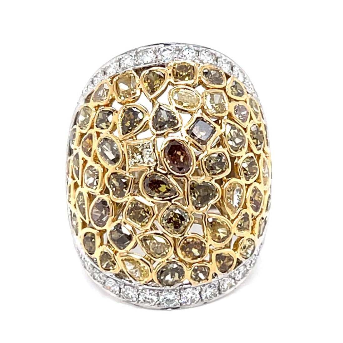 18K White Gold Diamond Ring 4.59 Ct Natural Color 55 Stones: 18K White Gold Diamond Ring 4.59 Ct Natural Color 55 Stones This exquisite 18K white gold ring features a stunning array of 55 natural color diamonds, totaling 4.59 carats, with clarity graded at VS1-