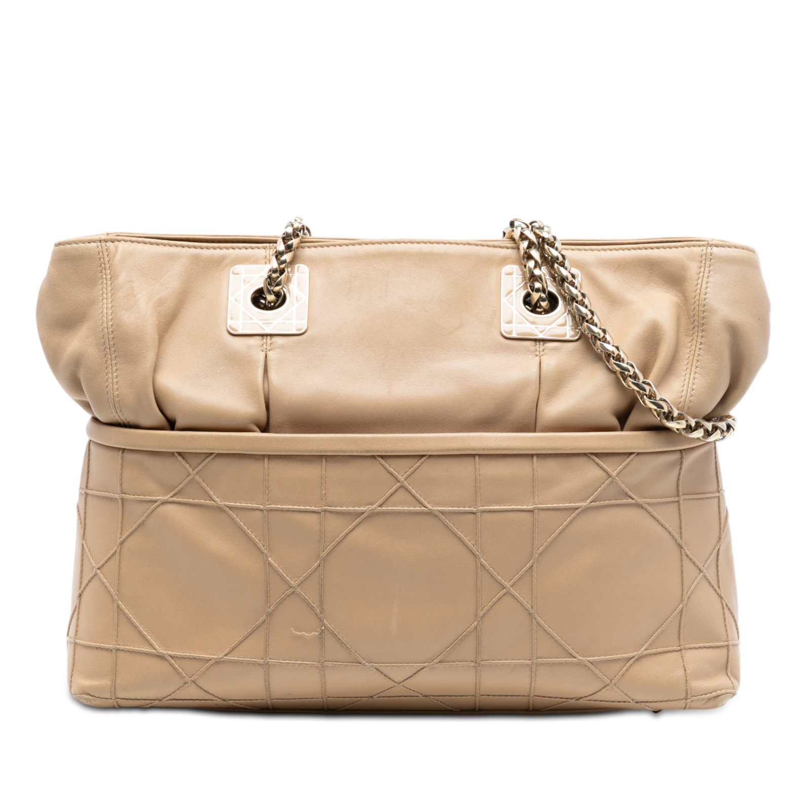 Dior Granville Beige Quilted Leather Tote with Chain Straps: Dior Granville Beige Quilted Leather Tote with Chain Straps This Dior Lambskin Cannage Granville Chain Tote features a quilted beige leather body with signature cannage stitching, chain link shoulder 
