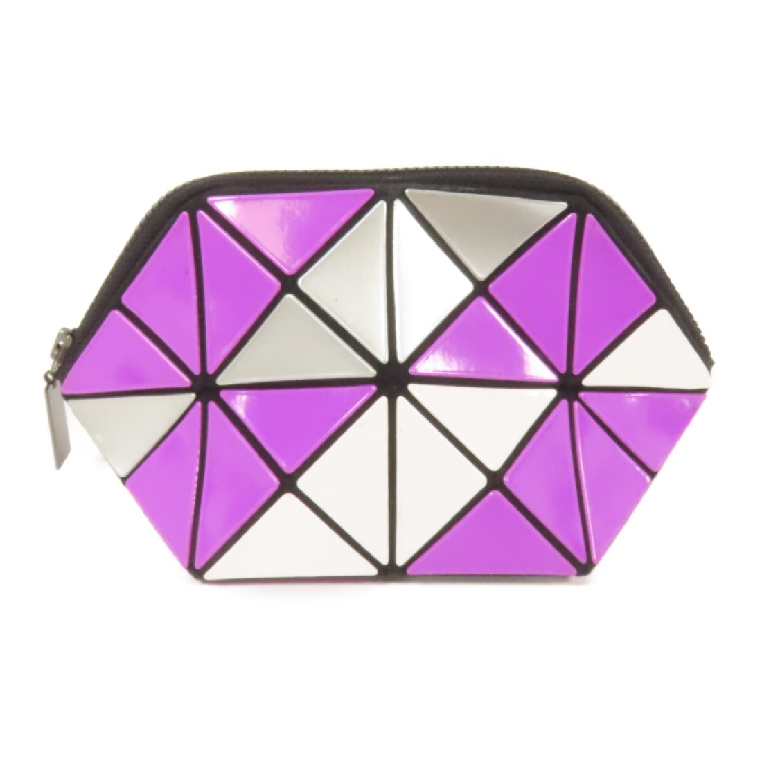 BAO BAO ISSEYMIYAKE Purple PVC Clutch Handbag Pouch 4.3x8.7: BAO BAO ISSEYMIYAKE Purple PVC Clutch Handbag Pouch 4.3x8.7 This chic BAO BAO ISSEYMIYAKE clutch bag features a distinctive purple exterior made from durable PVC material. With its compact dimensions,