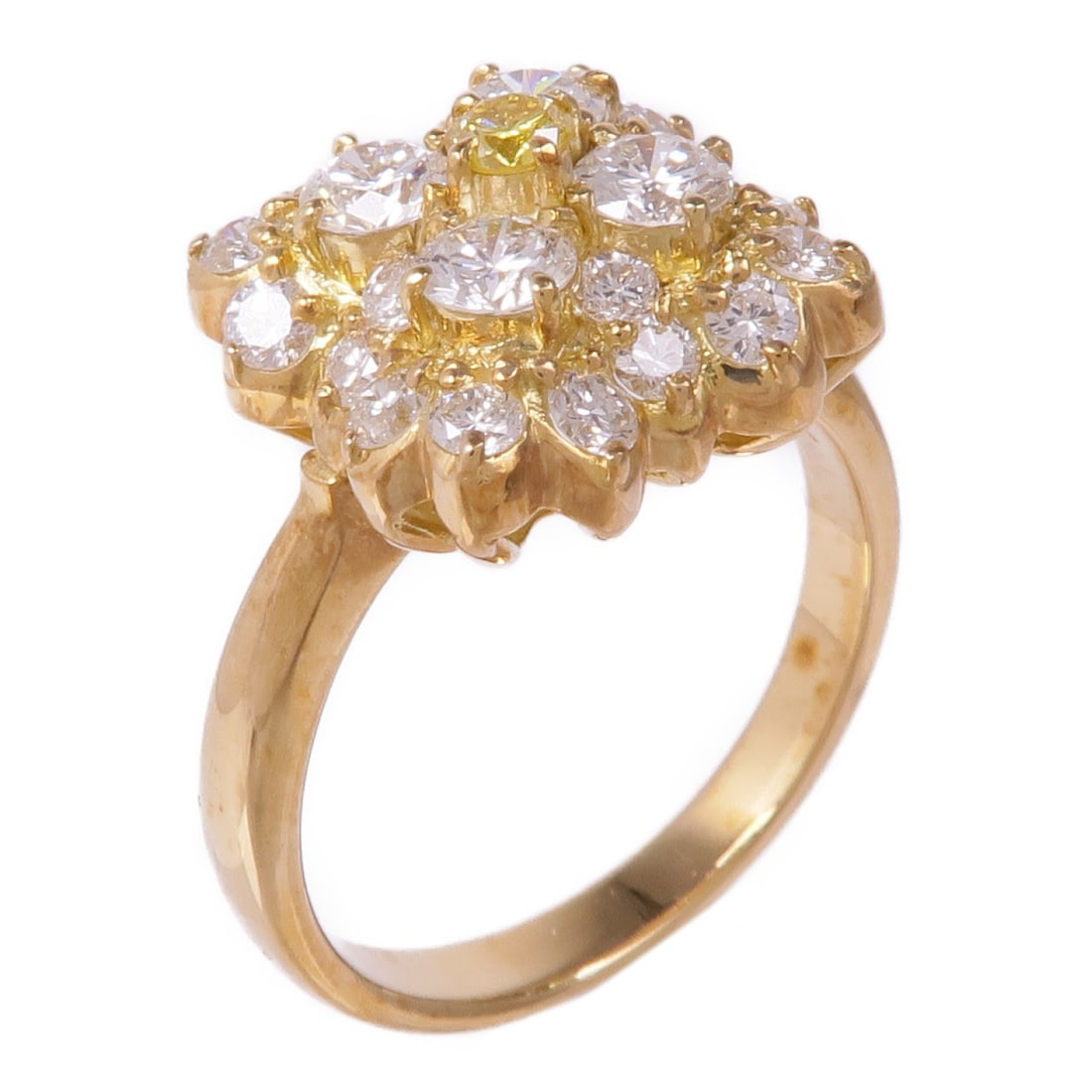 JEWELRY 18K Yellow Gold Diamond Ring Size 5.5: JEWELRY 18K Yellow Gold Diamond Ring Size 5.5 This exquisite diamond ring is crafted from 18K yellow gold, showcasing a stunning clear diamond as its centerpiece. Designed in a regular fit, it feature