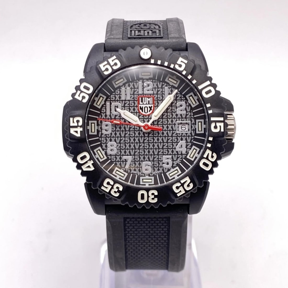Luminox Navy SEAL Colormark 44mm Black Quartz Diver Watch XS.3051.25TH: Luminox Navy SEAL Colormark 44mm Black Quartz Diver Watch XS.3051.25TH Introducing the Luminox Navy SEAL Colormark wristwatch, designed for those who appreciate durability and functionality. This casu