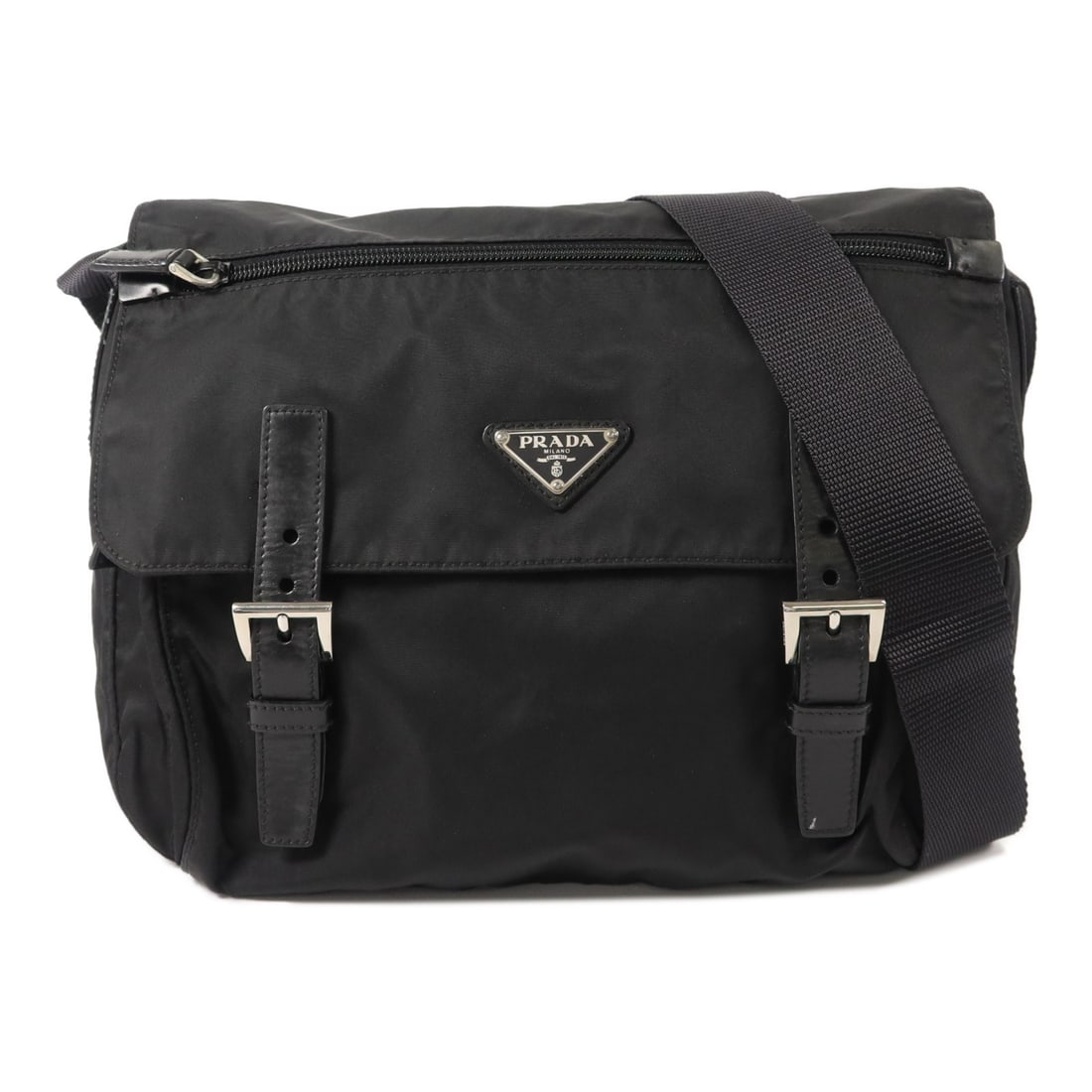 Prada BT6671 Black Nylon Mens Messenger Shoulder Bag: Prada BT6671 Black Nylon Mens Messenger Shoulder Bag This Prada messenger bag is crafted from durable black nylon and features a classic shoulder bag design. Made in Italy, it offers a practical and s