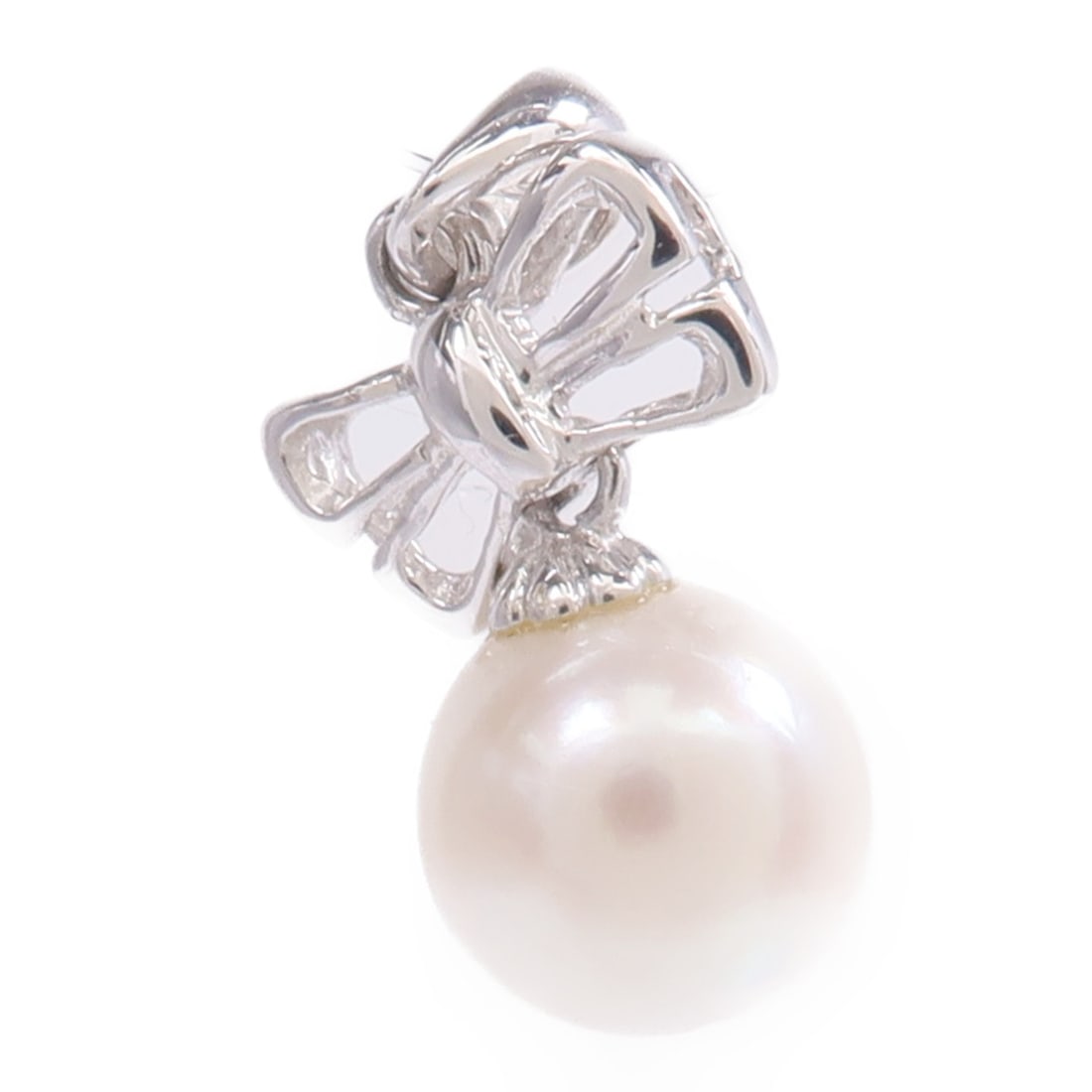 18K White Gold Pearl Pendant Top Jewelry: 18K White Gold Pearl Pendant Top Jewelry This elegant pendant features a lustrous pearl set in 18K white gold. Designed as a pendant top, it offers a sophisticated addition to fine jewelry collections