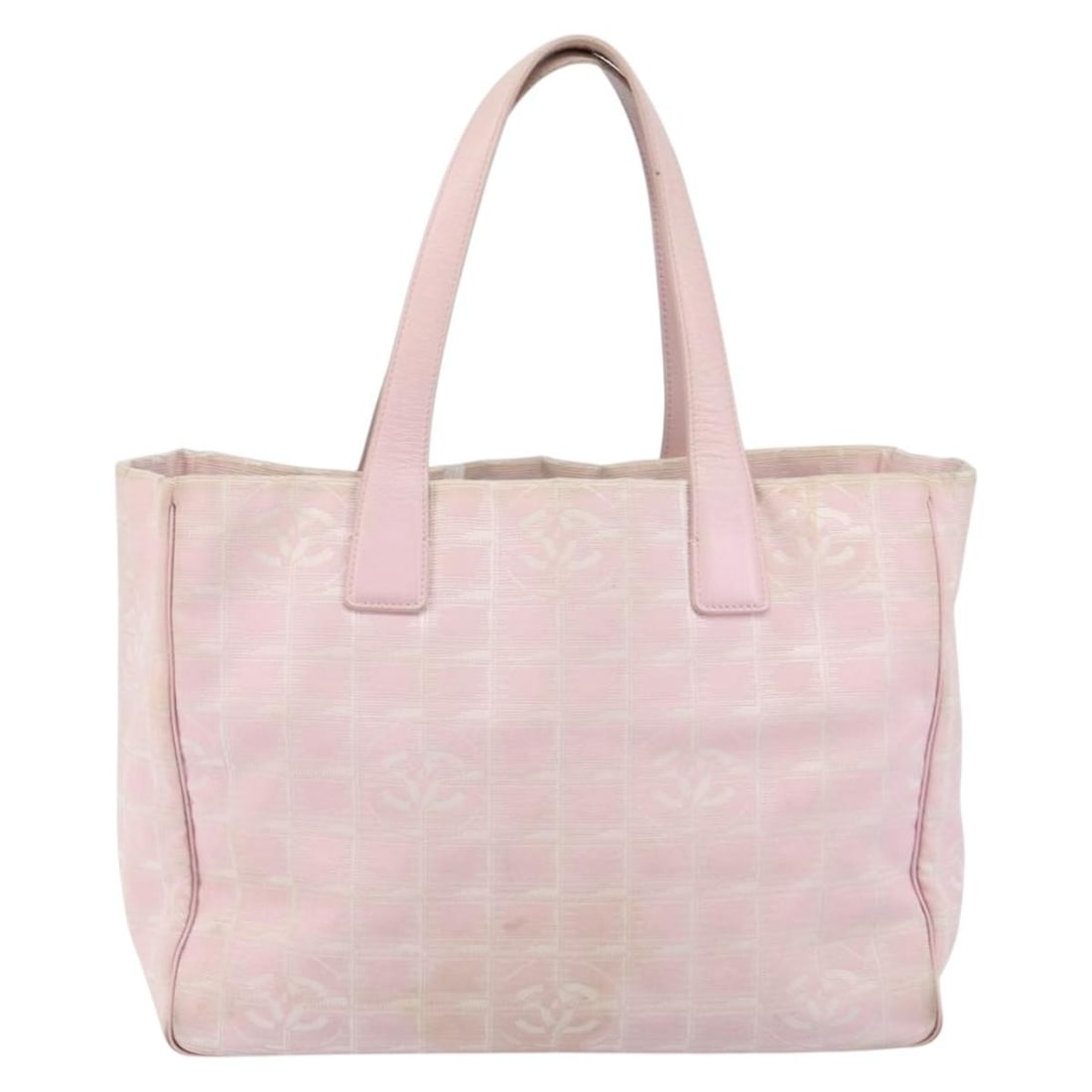 Pink Nylon Tote Bag Chanel Travel Line 33cm by 25cm by 14cm: Pink Nylon Tote Bag Chanel Travel Line 33cm by 25cm by 14cm This pre-owned Chanel Travel Line Tote in pink nylon is designed for women. It features a spacious interior with signs of use including surf
