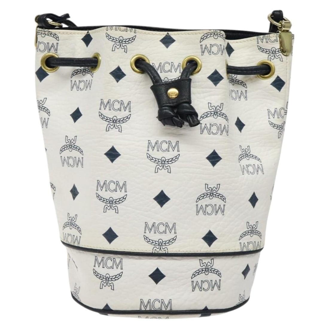 MCM Visetos White PVC Shoulder Bag Germany 15cm x 21cm x 14cm: MCM Visetos White PVC Shoulder Bag Germany 15cm x 21cm x 14cm This MCM Visetos shoulder bag is crafted from durable white PVC and features a classic design for women. Made in Germany, the bag showcase