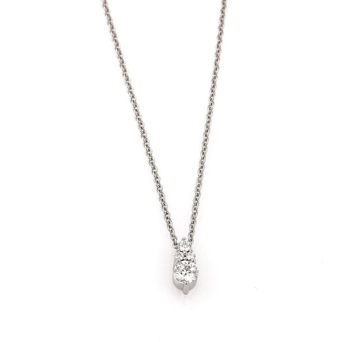 Hearts On Fire diamond heart pendant necklace 18k white gold 20 inch: Hearts On Fire diamond heart pendant necklace 18k white gold 20 inch This Hearts on Fire Triplicity Diamond Pendant Necklace is crafted from 18k white gold and features three interconnected diamond he