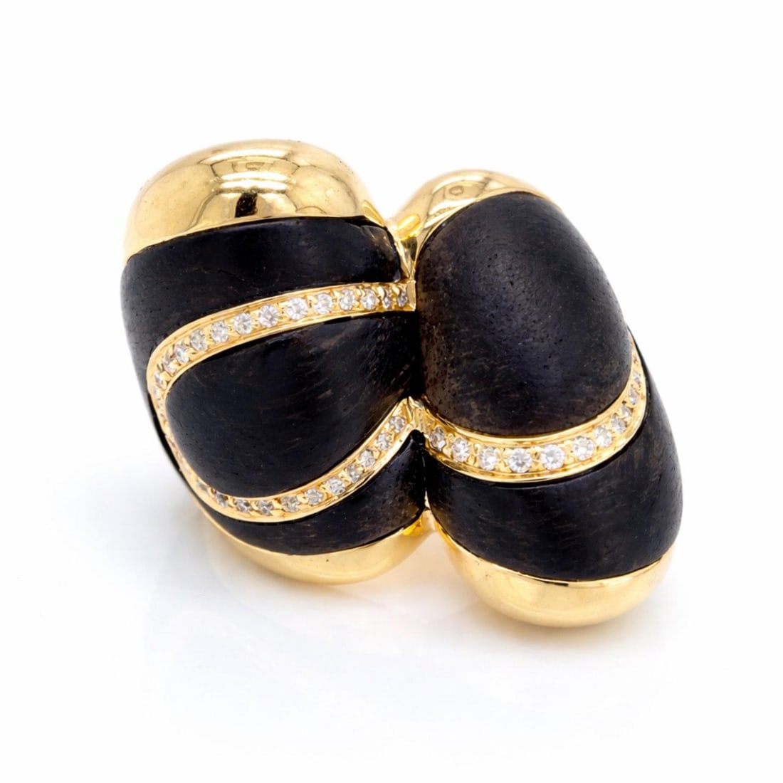 Diamond Ring in 18K Yellow Gold and Wood with 48 Stones Size 7.5: Diamond Ring in 18K Yellow Gold and Wood with 48 Stones Size 7.5 This pre-owned ring features a sophisticated design crafted from 18K yellow gold and wood, set with 48 diamonds totaling approximately 