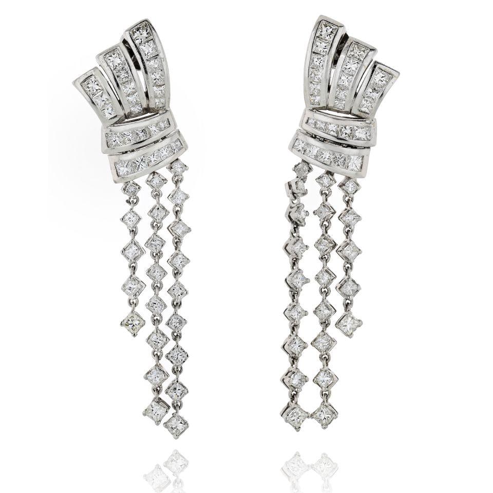 Elegant 18K White Gold 10 Carat Princess Cut Diamond Chandelier Earrings: Elegant 18K White Gold 10 Carat Princess Cut Diamond Chandelier Earrings Elevate your style with these stunning hanging earrings, crafted from luxurious 18K white gold. Featuring an approximate total 