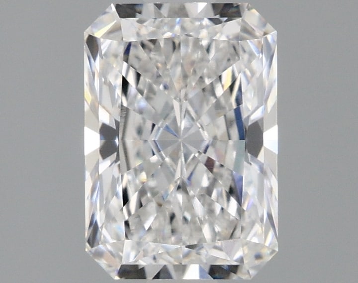 Loose Diamond - RADIANT 1.53ct E VVS1: Loose Diamond - RADIANT 1.53ct E VVS1 Source: This is a real non-mined Diamond that has been grown in a lab Shape: RADIANT Carats: 1.53 Color: E Clarity: VVS1 Certification: IGI Condition: Pre-Owned P