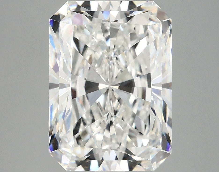 Loose Diamond - RADIANT 4.18ct E VVS2: Loose Diamond - RADIANT 4.18ct E VVS2 Source: This is a real non-mined Diamond that has been grown in a lab Shape: RADIANT Carats: 4.18 Color: E Clarity: VVS2 Certification: IGI Condition: Pre-Owned P