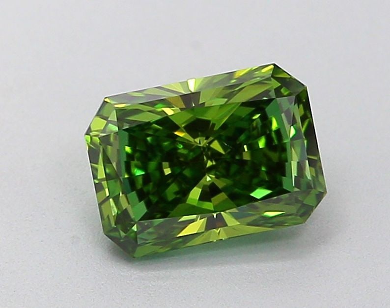 Loose Diamond - RADIANT 1.17ct Fancy Vivid Green VS1: Loose Diamond - RADIANT 1.17ct Fancy Vivid Green VS1 Source: This is a real non-mined Diamond that has been grown in a lab Shape: RADIANT Carats: 1.17 Color: Fancy Vivid Green Certification: IGI Video