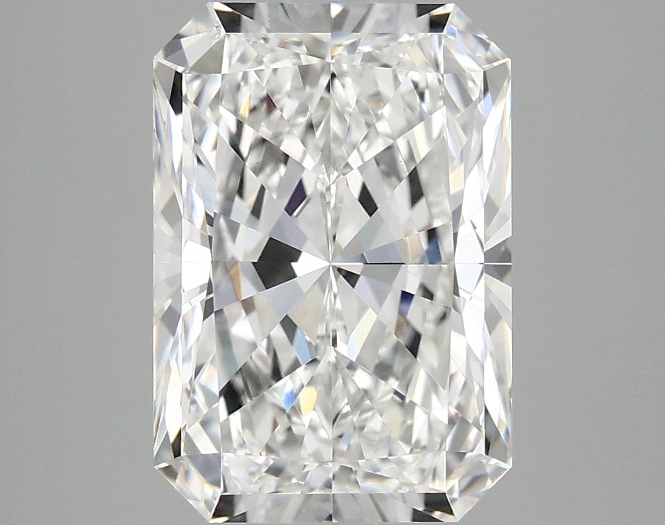 Loose Diamond - RADIANT 3.89ct E VVS2: Loose Diamond - RADIANT 3.89ct E VVS2 Source: This is a real non-mined Diamond that has been grown in a lab Shape: RADIANT Carats: 3.89 Color: E Clarity: VVS2 Certification: IGI Condition: Pre-Owned P
