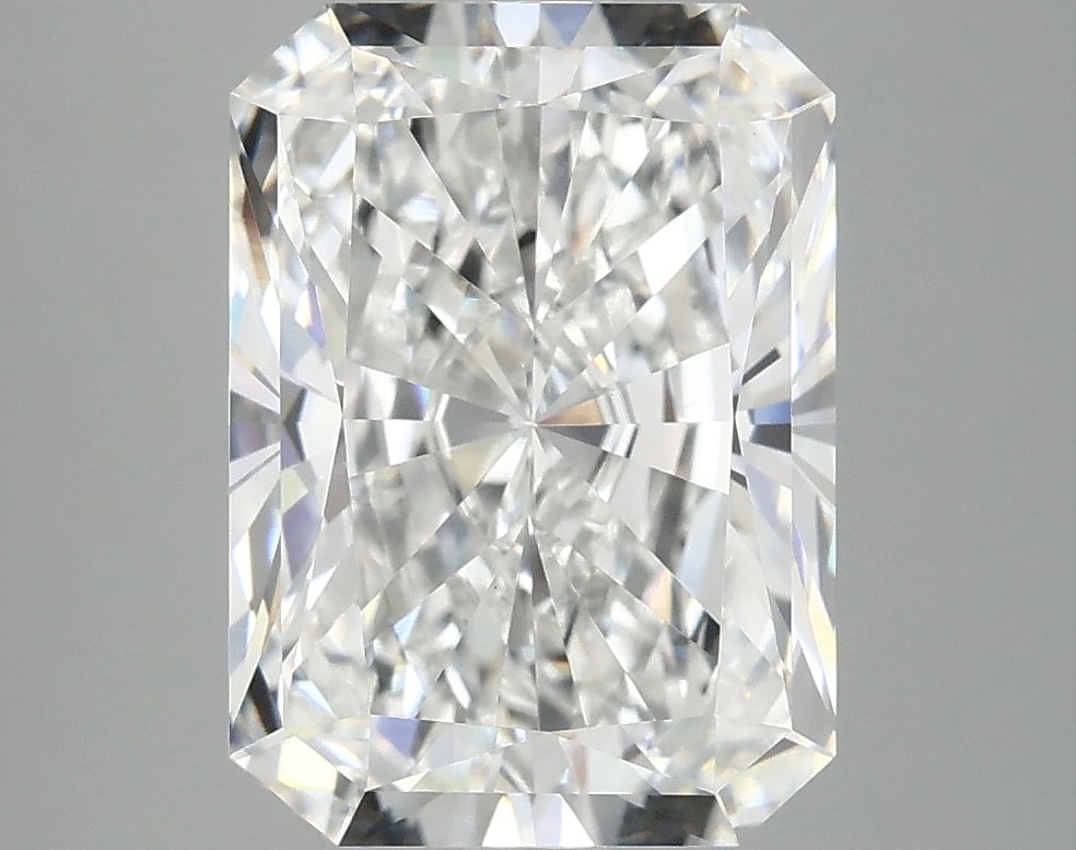 Loose Diamond - RADIANT 4.5ct E VVS2: Loose Diamond - RADIANT 4.5ct E VVS2 Source: This is a real non-mined Diamond that has been grown in a lab Shape: RADIANT Carats: 4.5 Color: E Clarity: VVS2 Certification: IGI Condition: Pre-Owned PLE