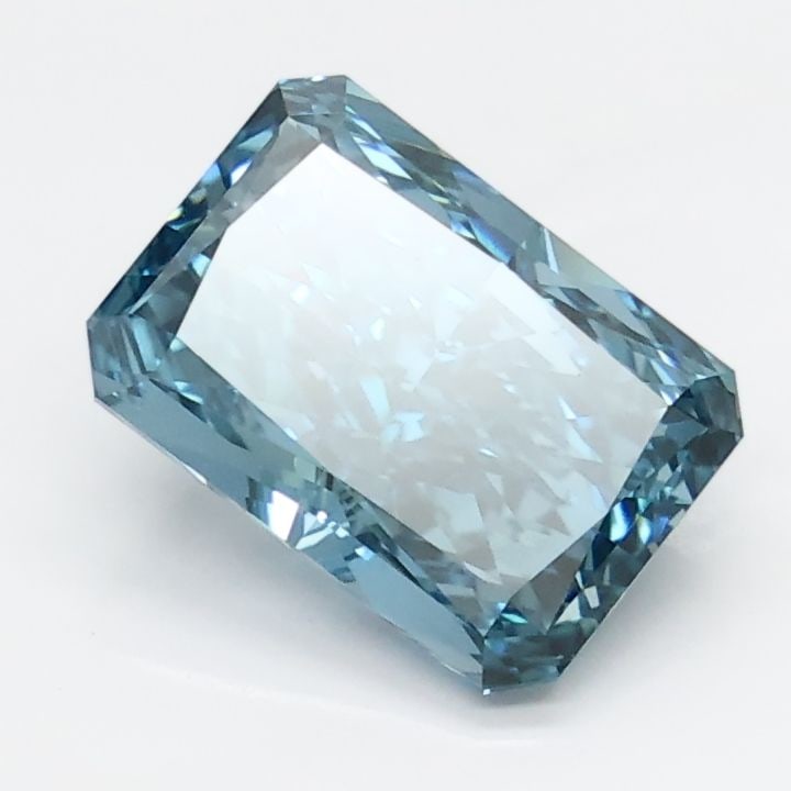 Loose Diamond - RADIANT 1.9ct Fancy Vivid Blue VS1: Loose Diamond - RADIANT 1.9ct Fancy Vivid Blue VS1 Source: This is a real non-mined Diamond that has been grown in a lab Shape: RADIANT Carats: 1.9 Color: Fancy Vivid Blue Certification: IGI Video: