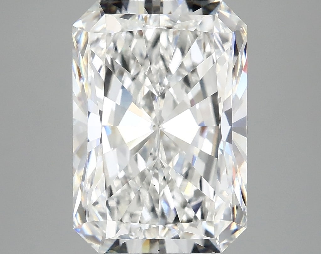 Loose Diamond - RADIANT 5.07ct E VS1: Loose Diamond - RADIANT 5.07ct E VS1 Source: This is a real non-mined Diamond that has been grown in a lab Shape: RADIANT Carats: 5.07 Color: E Clarity: VS1 Certification: IGI Condition: Pre-Owned PLE