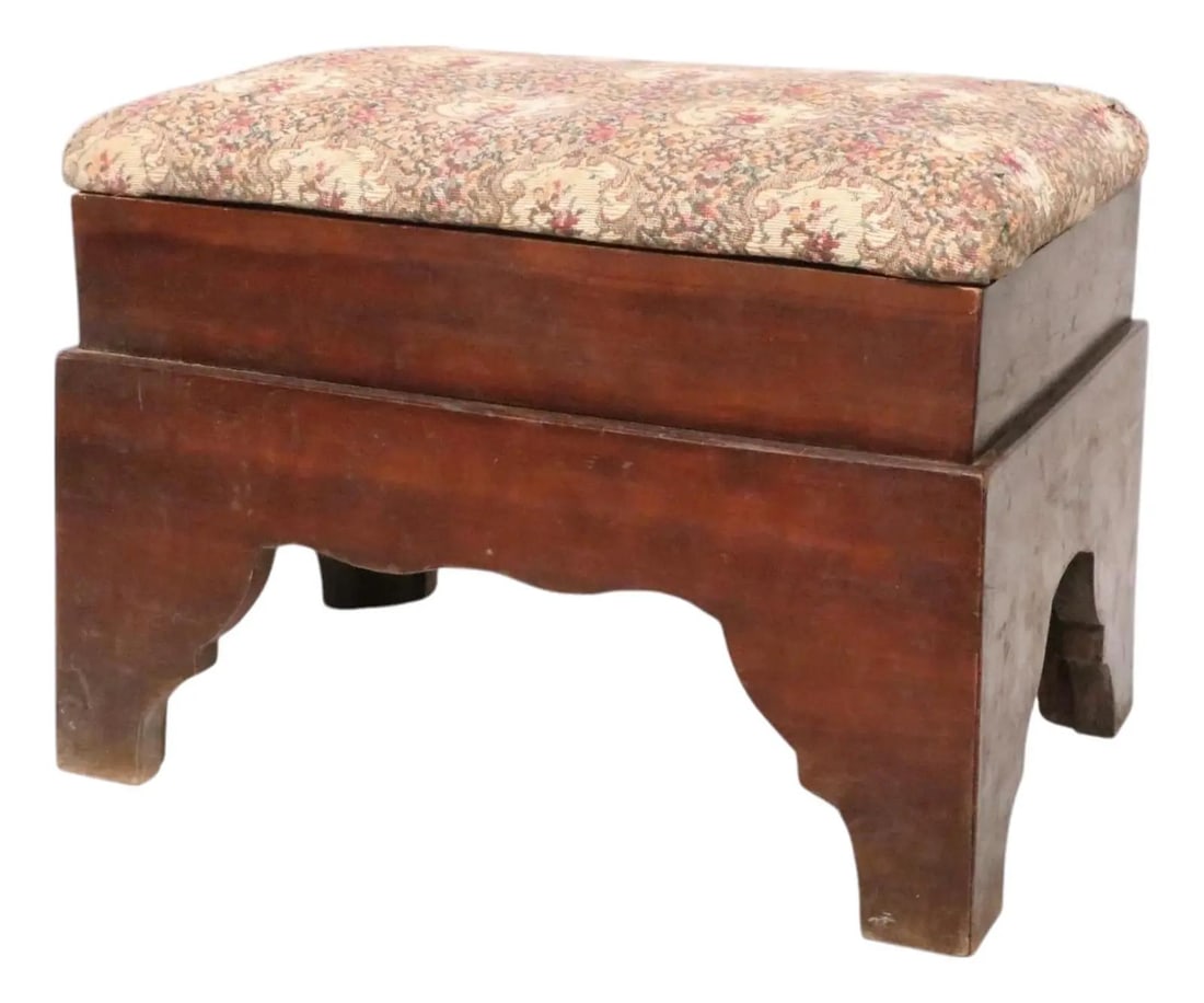 19th Century Antique American Footstool Ottoman in Brown Fabric: 19th Century Antique American Footstool Ottoman in Brown Fabric This Antique Early American footstool, dating back to the 19th century, showcases a timeless design that adds character to any space. It