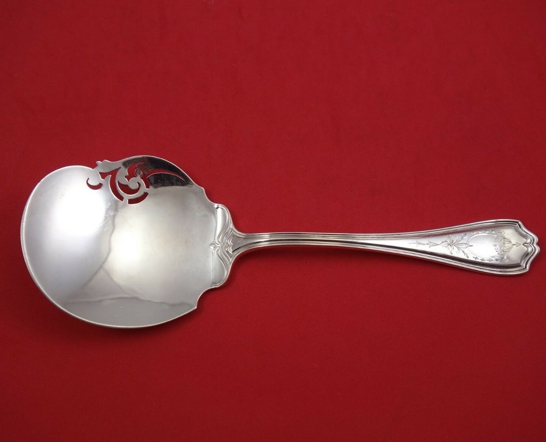 Reed & Barton Hepplewhite Sterling Silver Tomato Server 9" Pierced Design (1 of 2)