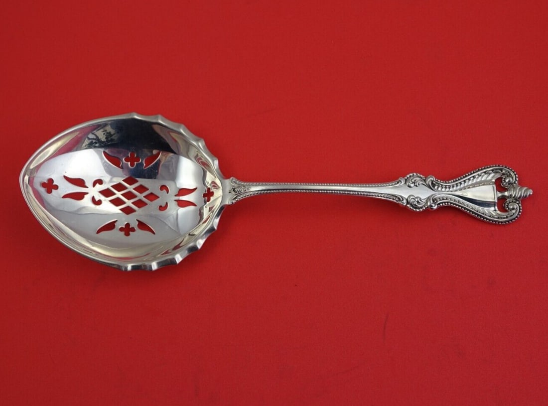 Towle Old Colonial Sterling Silver Slotted Pea Spoon 8 7/8" (1 of 3)