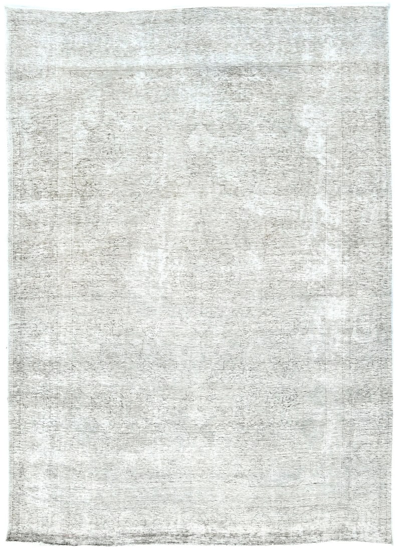 Vintage 7'6 x 10'7 Hand-Knotted Oriental Floral Rug: Vintage 7'6 x 10'7 Hand-Knotted Oriental Floral Rug This vintage stone-washed Oriental rug showcases a classic floral pattern in muted tones of beige, cream, and brown, perfect for enhancing the aesth